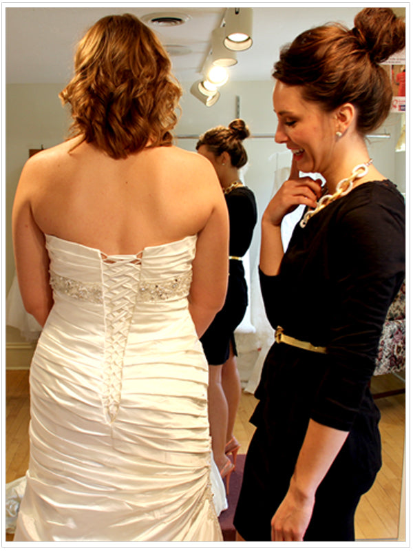 How to Lace up a Wedding Dress ...